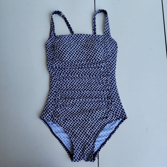 L.L. Bean Women’s Navy Blue White Geo Print Swimsuit Square Neck UPF 50+ Sz 4 - Picture 2 of 12